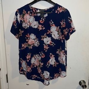 Chelsea & Theodore Women’s Size Large Short Sleeve Blouse